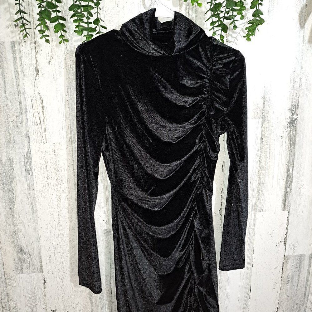 NWT This Is Your Moment Velvet Dress